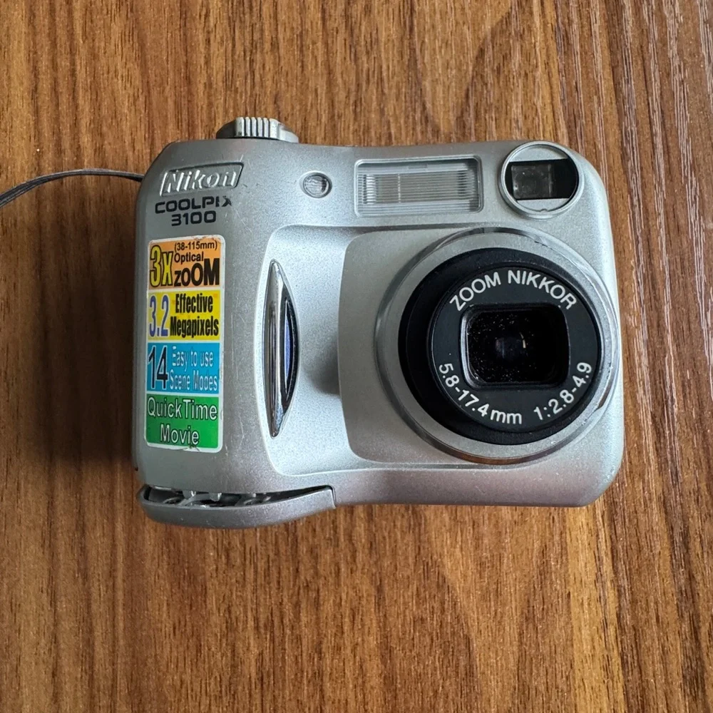 Nikon Coolpix 3100 14MP digital camera